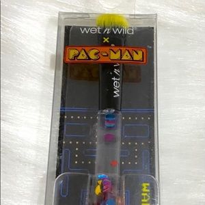 Wet n wails PAC-MAN eyeshadow brush